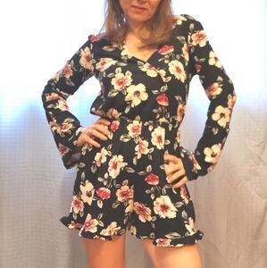 Kendall & Kylie romper, bnwt, size M